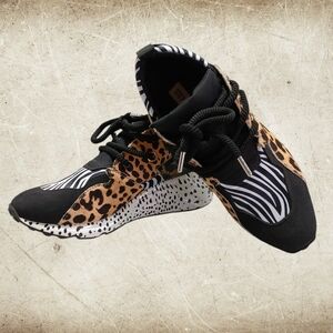 Steve Madden Fashion Cliff Sneakers Zebra Print Size 8M Hidden Heel